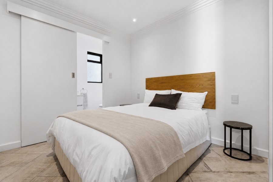 To Let 1 Bedroom Property for Rent in Green Point Western Cape